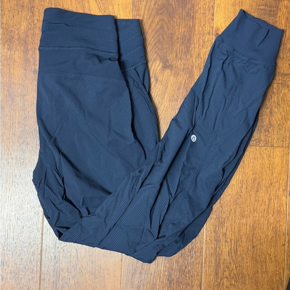 Lululemon dance studio mid rise joggers true navy size 4